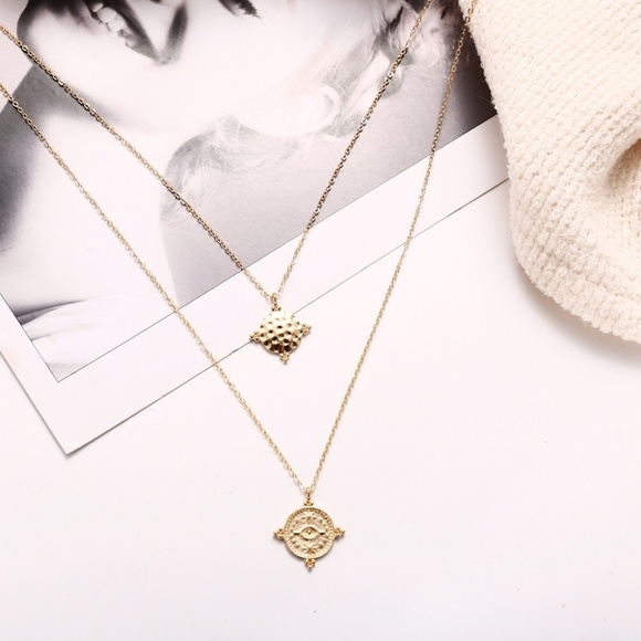 **ARIA* Gold Eye Double Layered Fashion Necklace - Picture 3 of 4